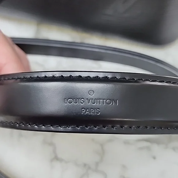 NEWAuthentic Louis Vuitton Epi Noir NeoNoe MM Black Shoulder Bag - Picture 5 of 5